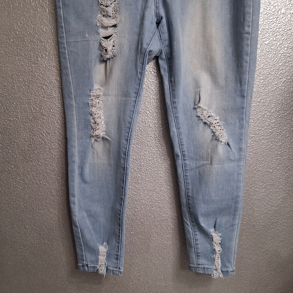 Junior's Light Blue Distressed Jeans  Size 15 - Picture 3 of 9